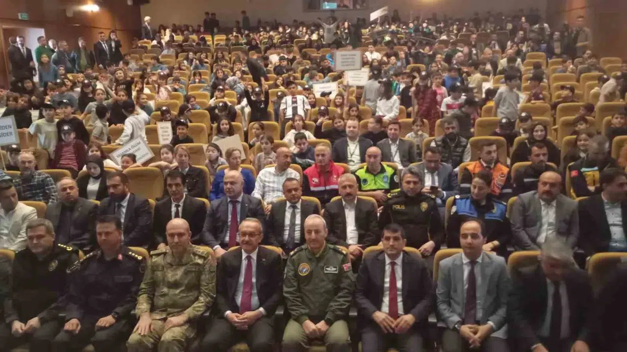 Trafikte farkındalık rüzgarı: Malatya’da yılın en başarılı isimleri ödüllendirildi