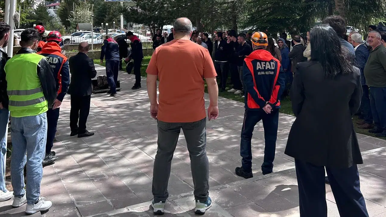 Bayburt Adliyesi'nde nefes kesen anlar: Olası felaketlere karşı tam kadro hazır kıta