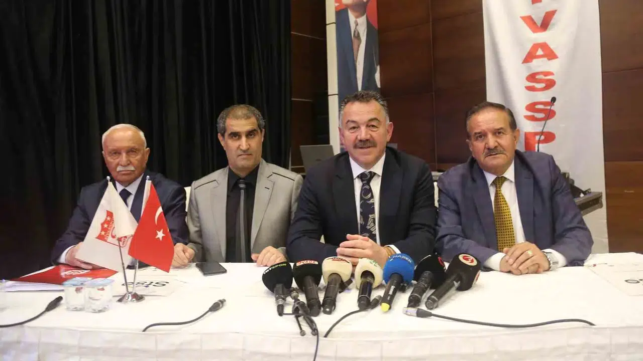 Sivasspor’da şok gelişme: Kulübün yeni rotasını Divan Kurulu belirleyecek