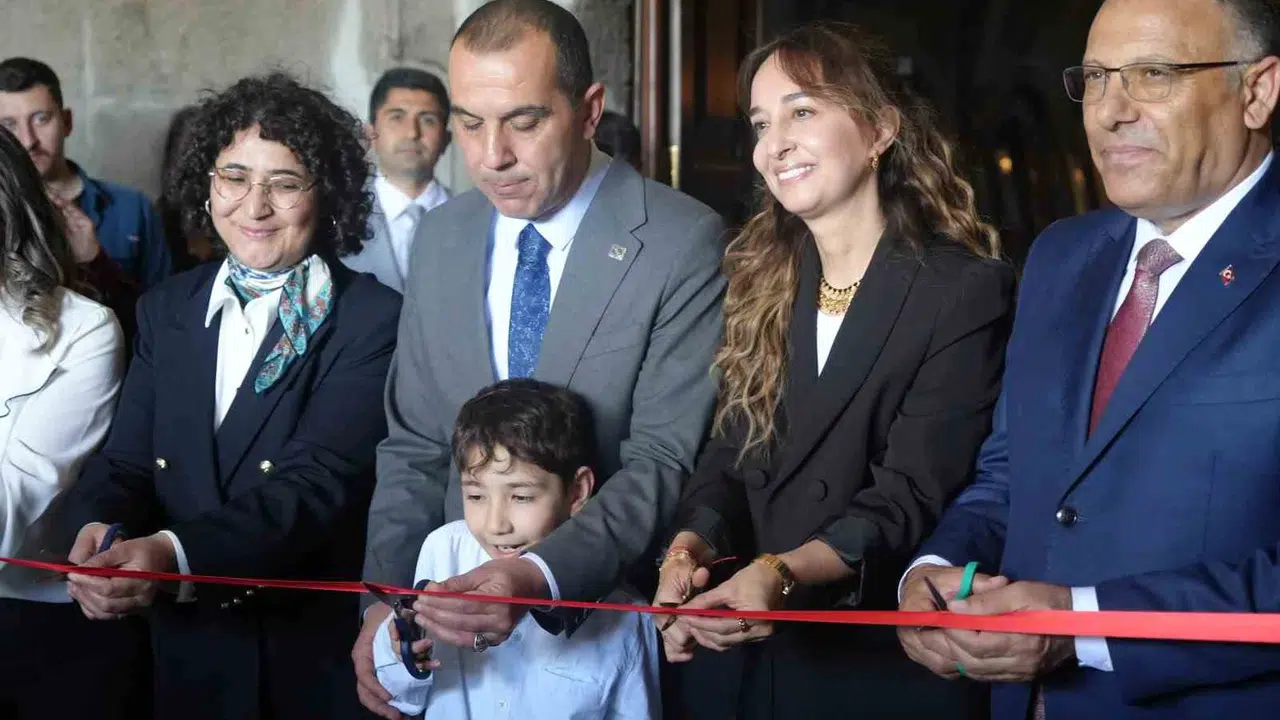 Tarihin tozlu sayfaları sanatla yeniden canlandı: Ejder Kervansarayı'nda büyüleyici yolculuk