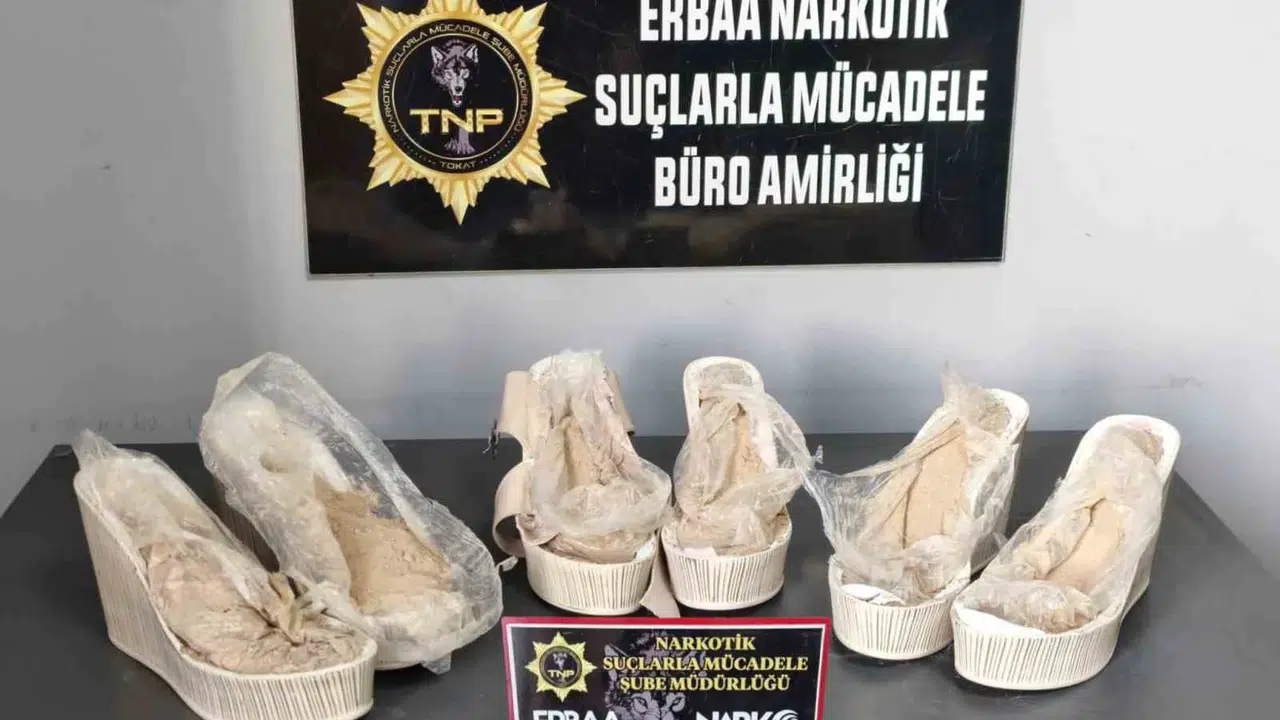 Modayı zehir tacirliğiyle birleştirdiler: Ayakkabı tabanına zulalanmış rekor sevkiyat
