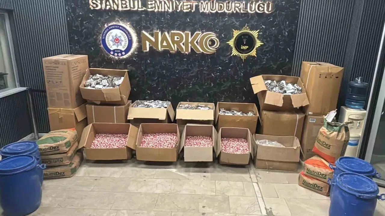 Zehir tacirlerine büyük darbe: 200 milyon liralık uyuşturucu sevkiyatı polis engeline takıldı