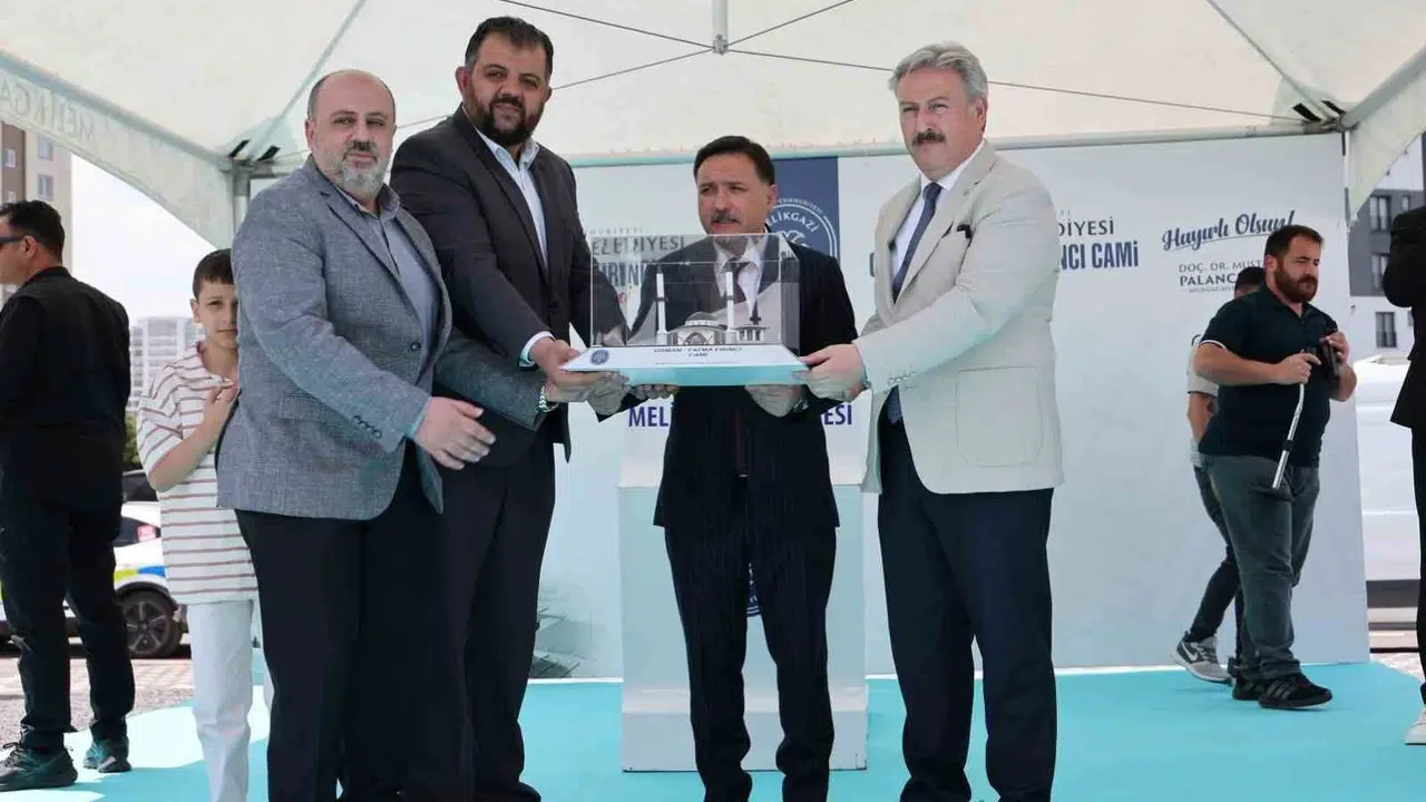 Melikgazi’de Hayırseverlik ve Belediyecilik Buluştu: Osman-Fatma Fırıncı Cami Kapılarını Açtı