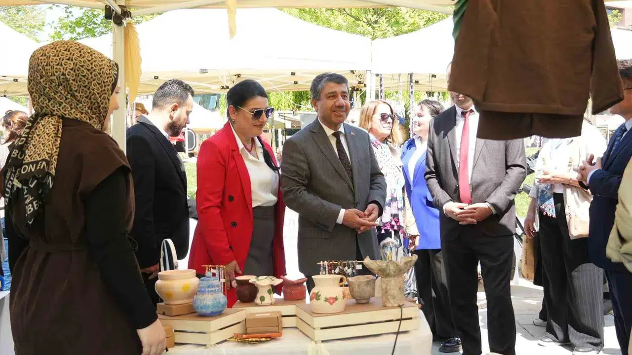 Düzce’nin kalbi Millet Bahçesi’nde atıyor: Üretim şenliğinde el emeği ve sosyal sorumluluk buluştu