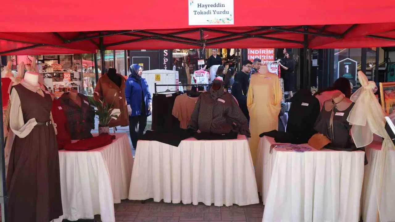 Genç yeteneklerin sanatla imtihanı: KYK’lı öğrencilerin eserleri Bolu sokaklarını süsledi