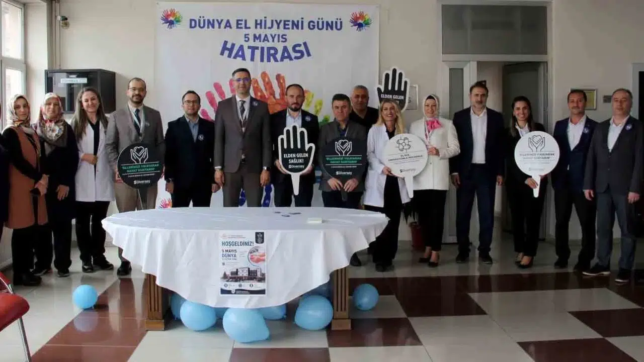 Sağlıkta temizlik seferberliği: Kayseri Devlet Hastanesi’nde hijyenin şampiyonları belli oldu