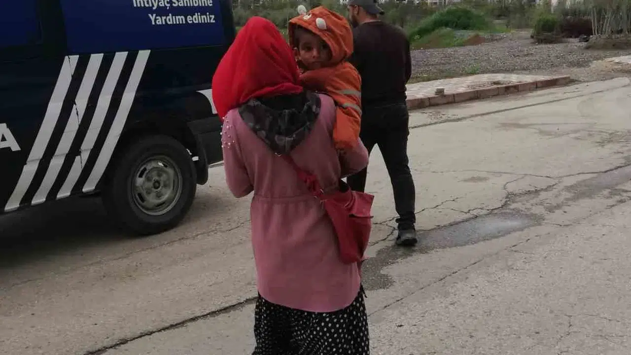 Duygu sömürüsüne geçit yok: Elazığ sokakları dilencilerden temizleniyor