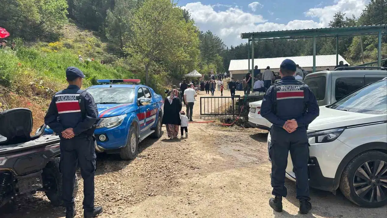 Baharın müjdecisi Hıdırellez Bilecik’te huzurla kutlandı: 6 bin 500 kişiye jandarma koruması