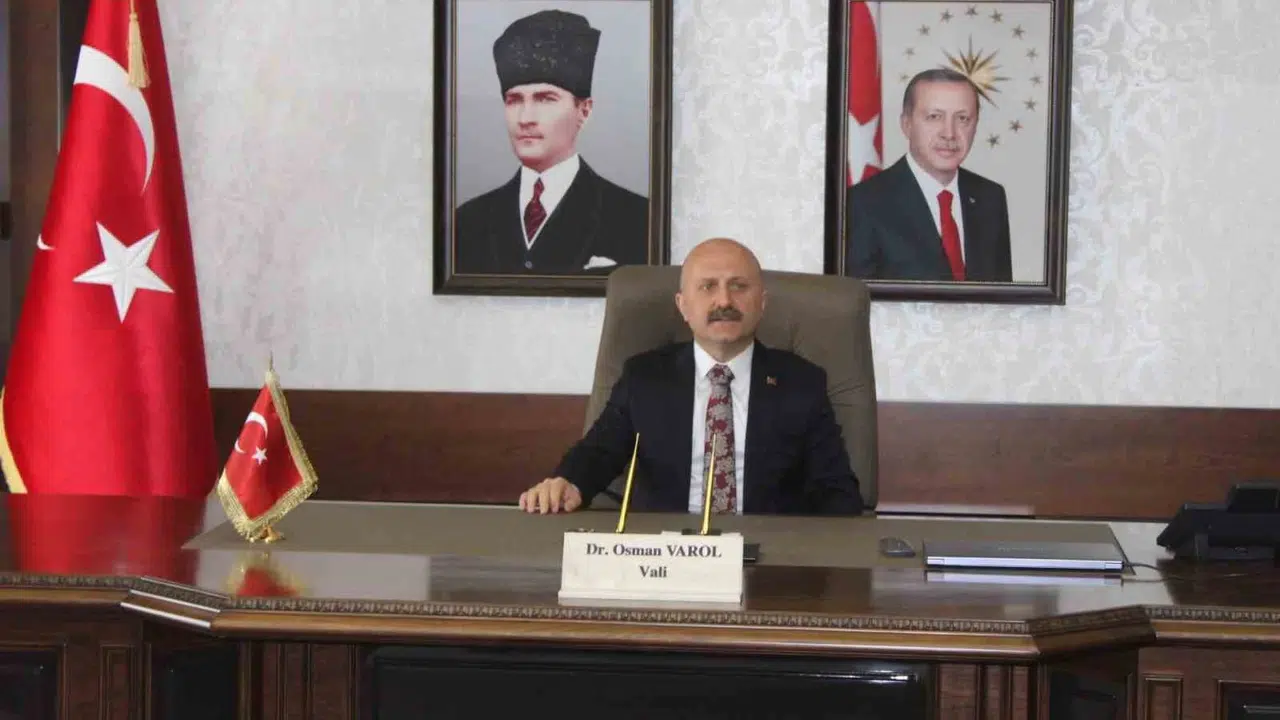 Aydın’da yeni dönem: Vali Varol’dan çiçek yerine eğitime ve orduya destek çağrısı
