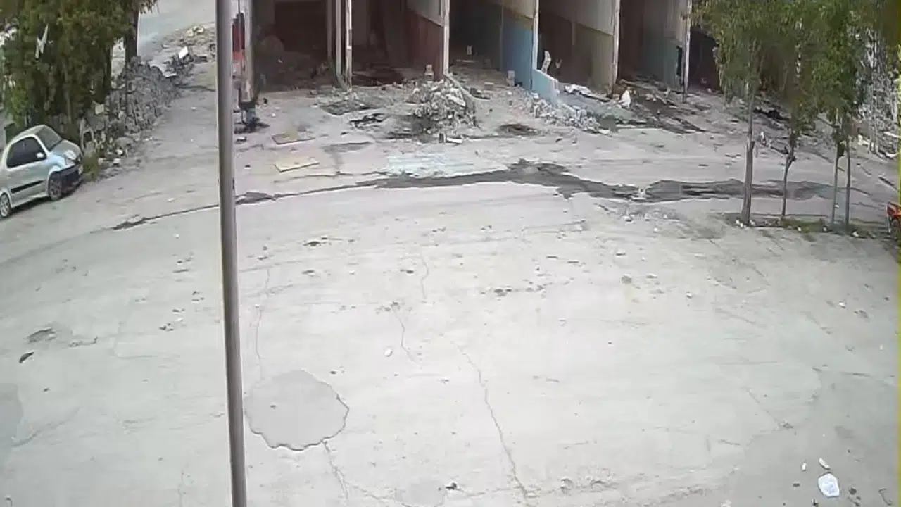 Sanayi sitesinde korkunç kaza: Aydınlatma direğinden düşen 39 yaşındaki adam yaşamını yitirdi