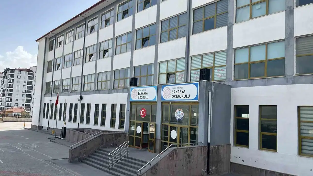 Niğde’de okul çıkışı yedikleri pide kabusa döndü: 27 öğrenci hastanelik oldu