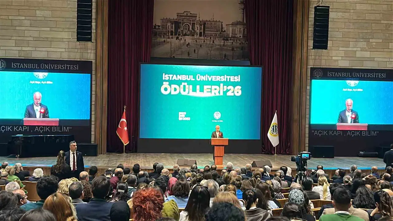 Numan Kurtulmuş'a İstanbul Üniversitesi'nden anlamlı ödül: Terörsüz bir gelecek için ortak akıl vurgusu