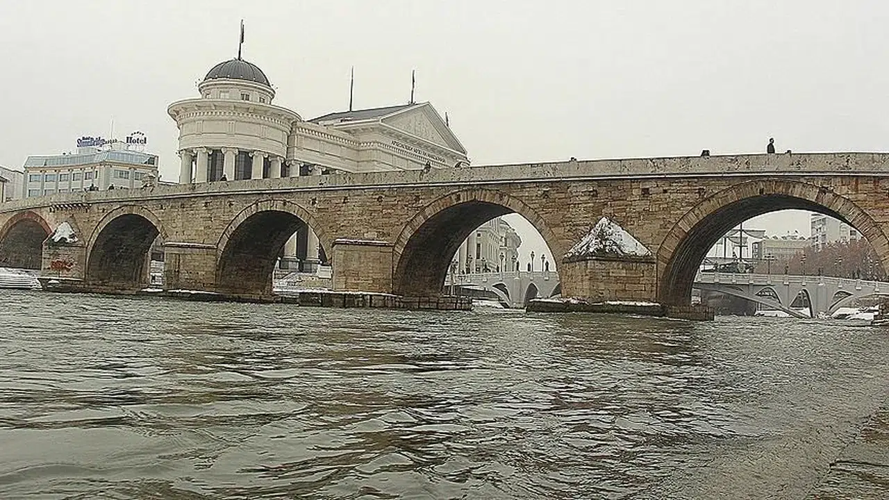 Üsküp’ün kalbinde tarihi dokunuş: Osmanlı mirası Taş Köprü yeniden ışıldayacak