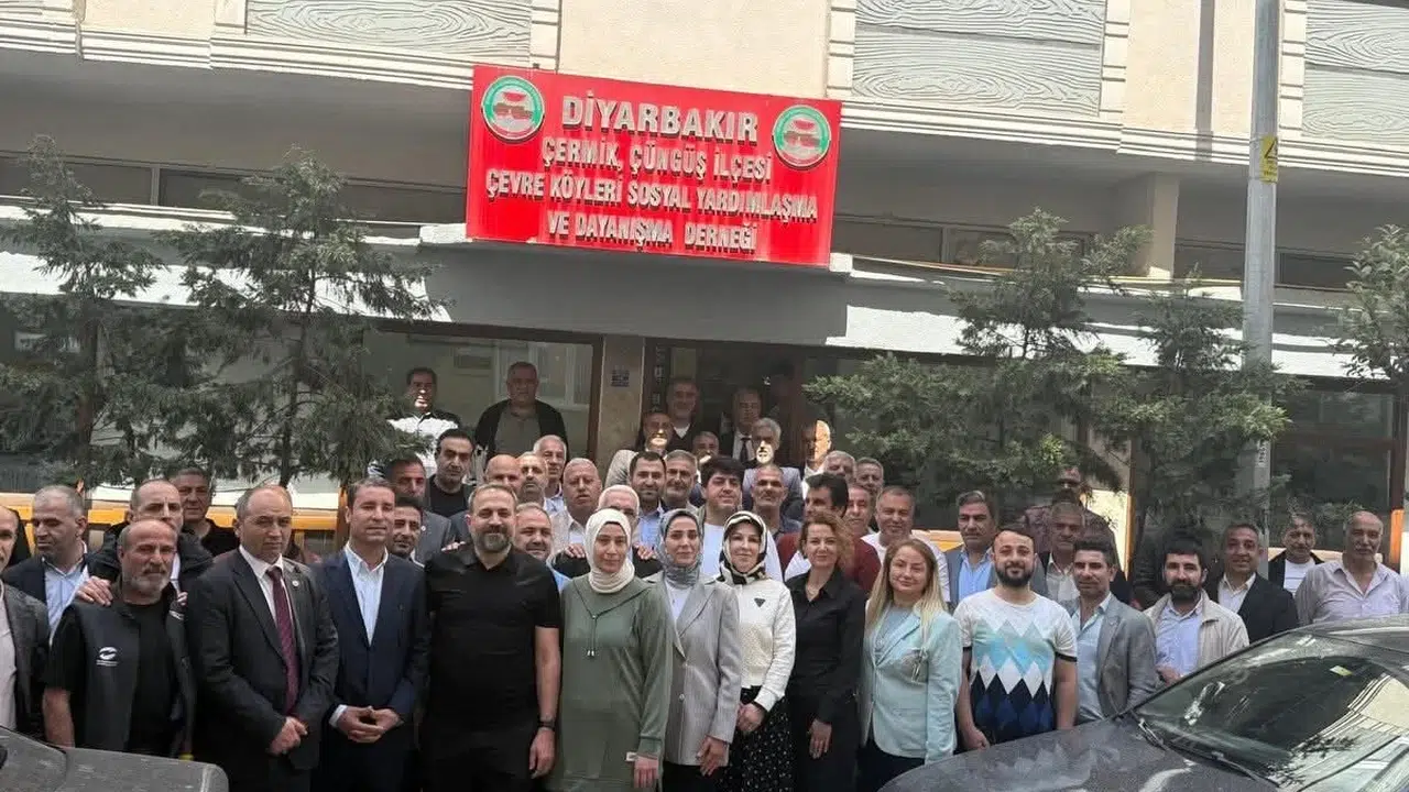 Boğaz’ın kıyısında Diyarbakır rüzgarı: Gurbetteki hemşehriler sofrada buluştu