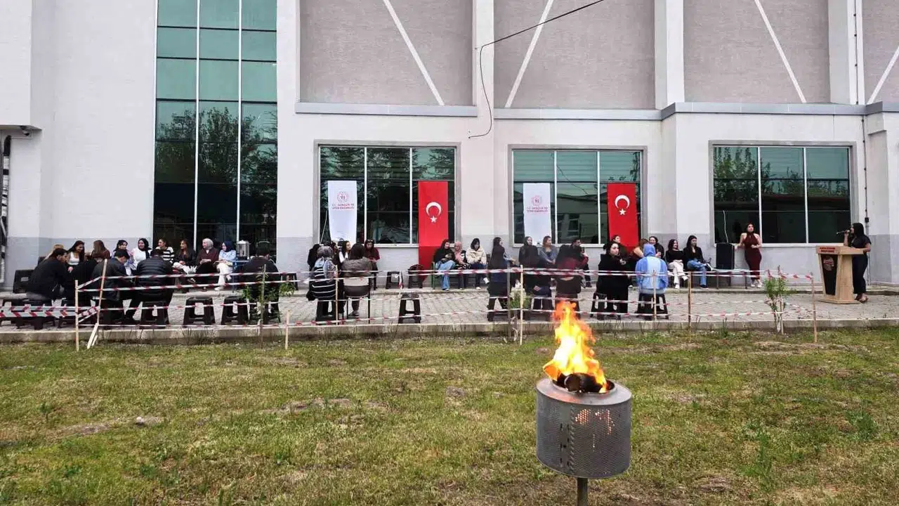 Gençler Hisarcık’ta buluştu: Kamp ateşi etrafında unutulmaz gece