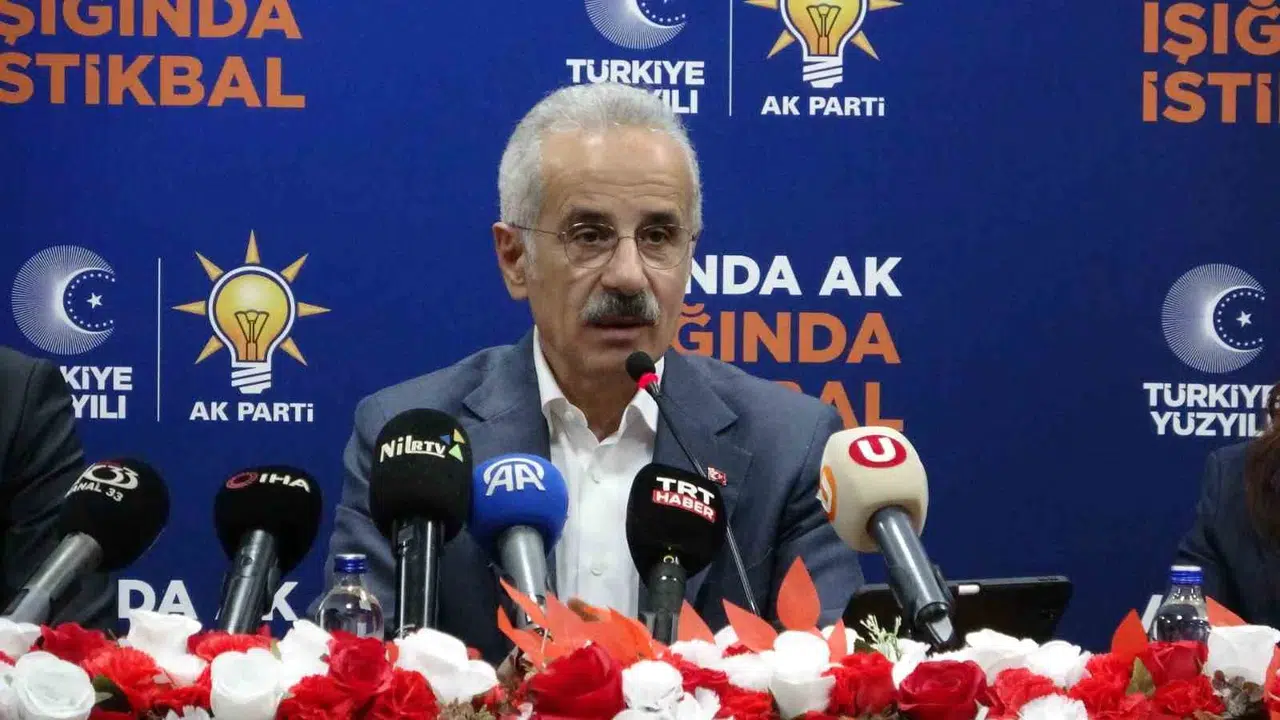 Mersin’e dev yatırım müjdesi: Bakan Uraloğlu ulaşım ağındaki kritik tarihleri açıkladı