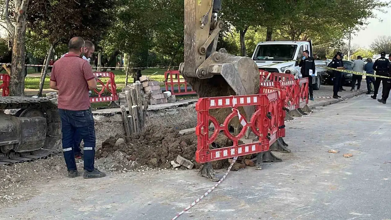 Konya'da korkutan kaza: Altyapı çalışması sırasında toprak altında kaldılar
