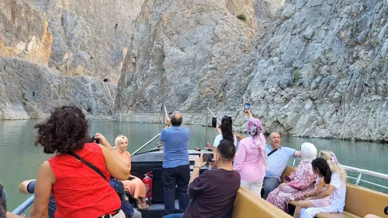 Erzincan’ın saklı cenneti: Dağ keçileri eşliğinde kanyon turu