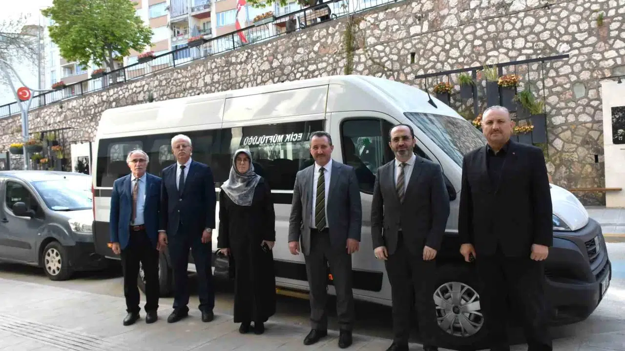 Bilecik’te gönüller birleşti: Hafız adaylarının ulaşım çilesine din görevlilerinden anlamlı çözüm
