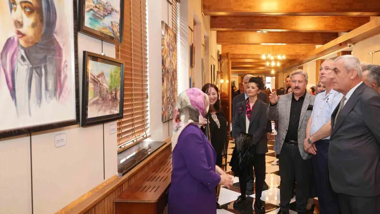 Fırçalar konuştu, Melikgazi’de sanat şöleni başladı: Öğretmenlerin eserleri görücüye çıktı