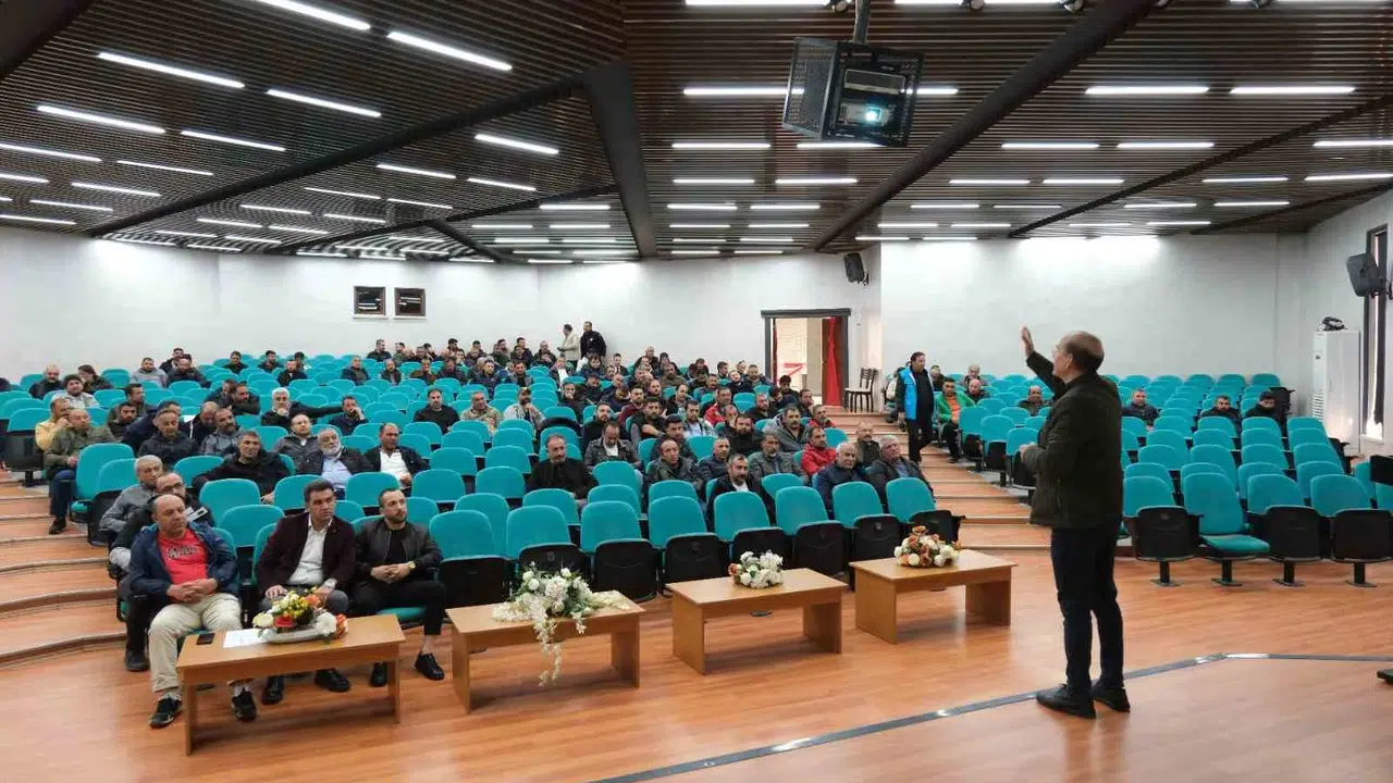 Direksiyonda hata payı yok: Erzincan Belediyesi şoförlerini olası kazalara karşı eğitiyor