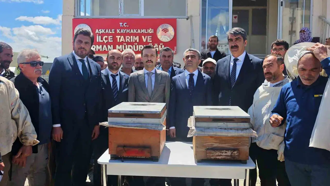 Aşkale’de arıcılık seferberliği: 50 üreticiye kovan desteğiyle bal üretiminde yeni dönem