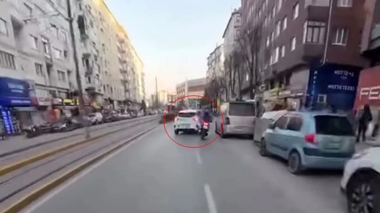 Kamera kaydını sordu, saniyeler sonra kendini yerde buldu: Eskişehir’deki kaza anı kamerada
