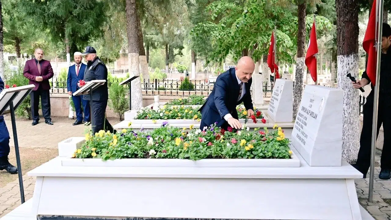Aydın’da yeni dönem: Vali Varol’un ilk durağı şehitlikler oldu