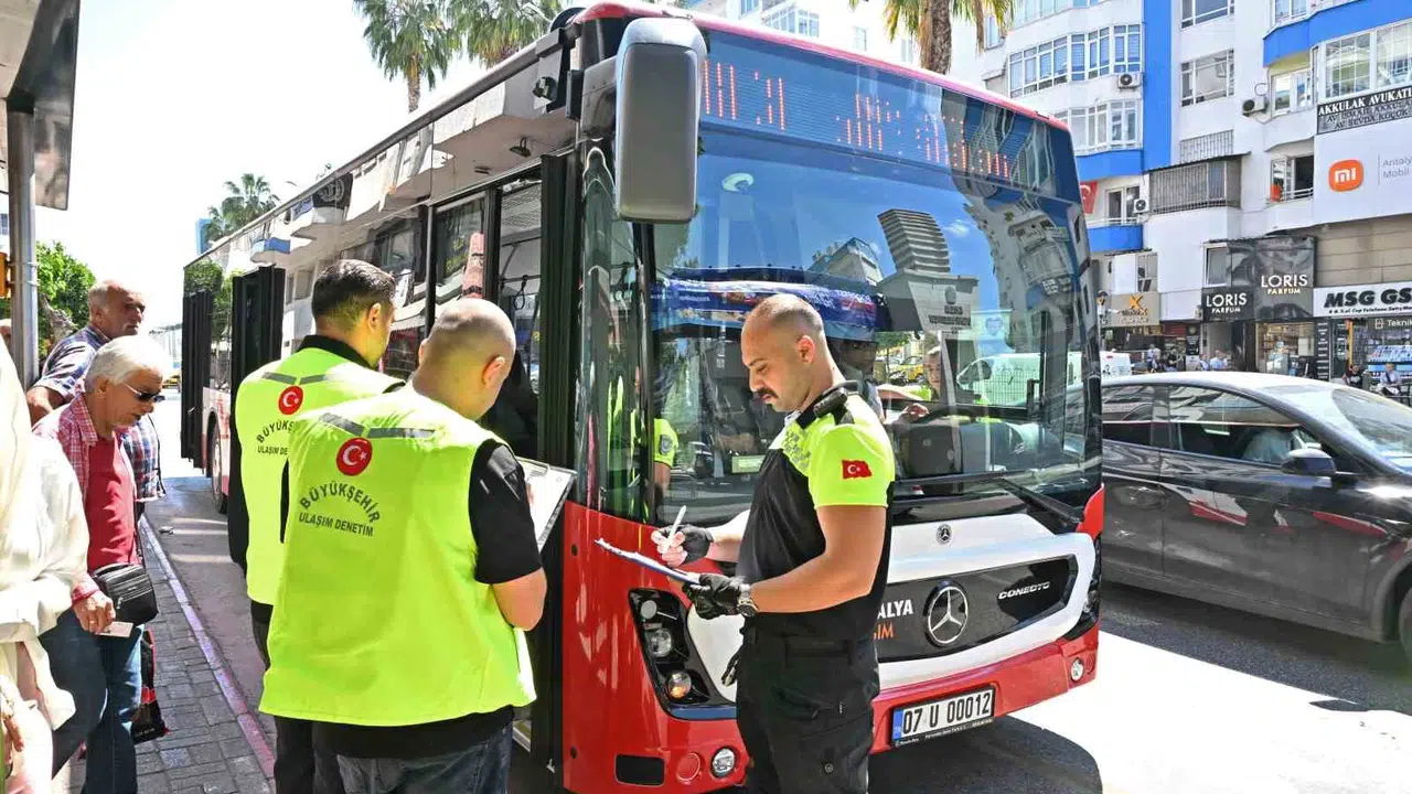 Antalya trafiğinde yeni dönem: Sinyalizasyon arızalarına karşı motorize çözüm