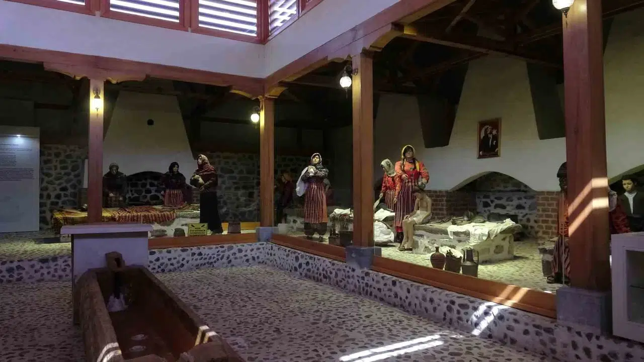 Geçmişin izleri deterjansız günlere ışık tutuyor: Çamaşırhaneden müzeye uzanan bir vefa hikayesi