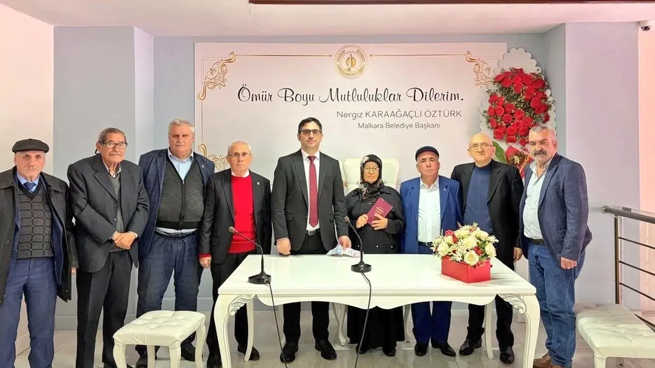 Yalnızlığa inat aşk kazandı: Huzurevinde başlayan büyük mutluluk