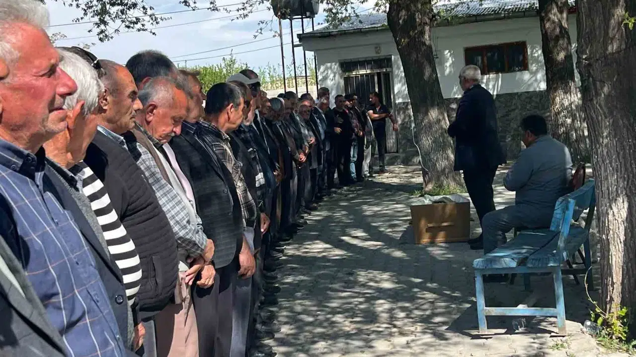 Oyun oynarken gelen acı haber: 13 yaşındaki Berat son yolculuğuna uğurlandı