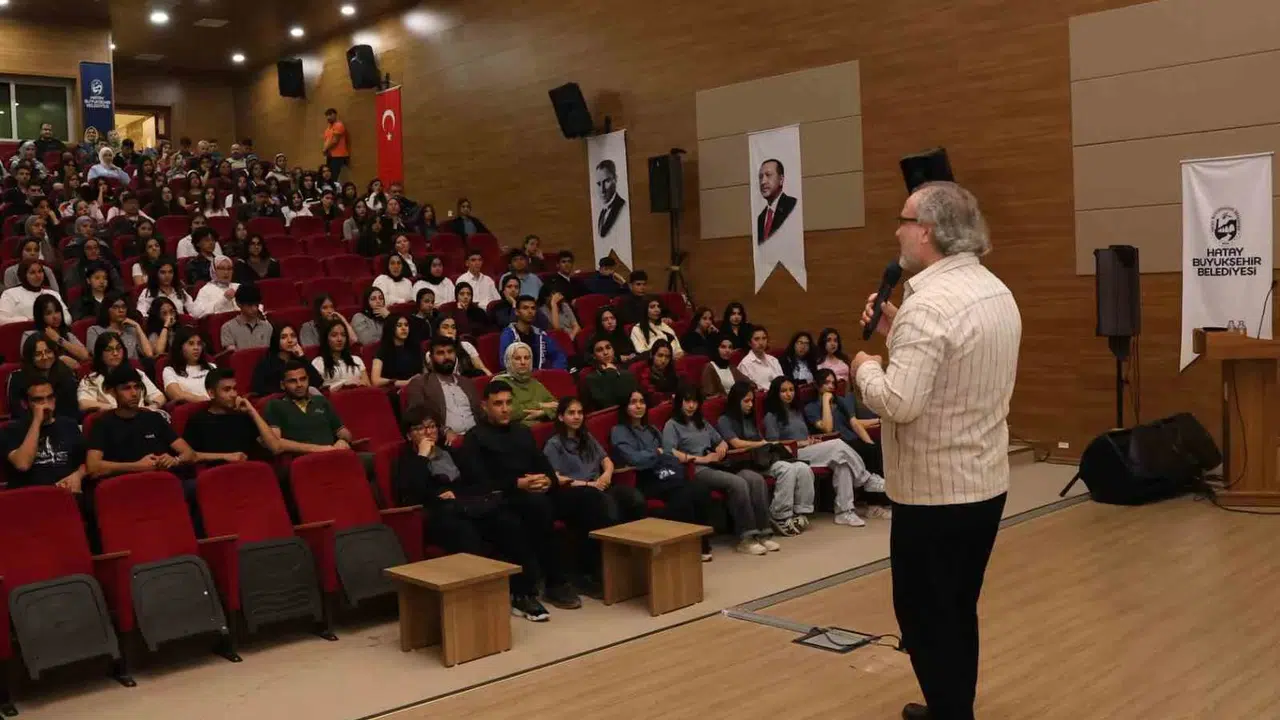 Sınav maratonunda gençlere moral dopingi: Hatay’da başarıya giden yol rehberlikten geçiyor