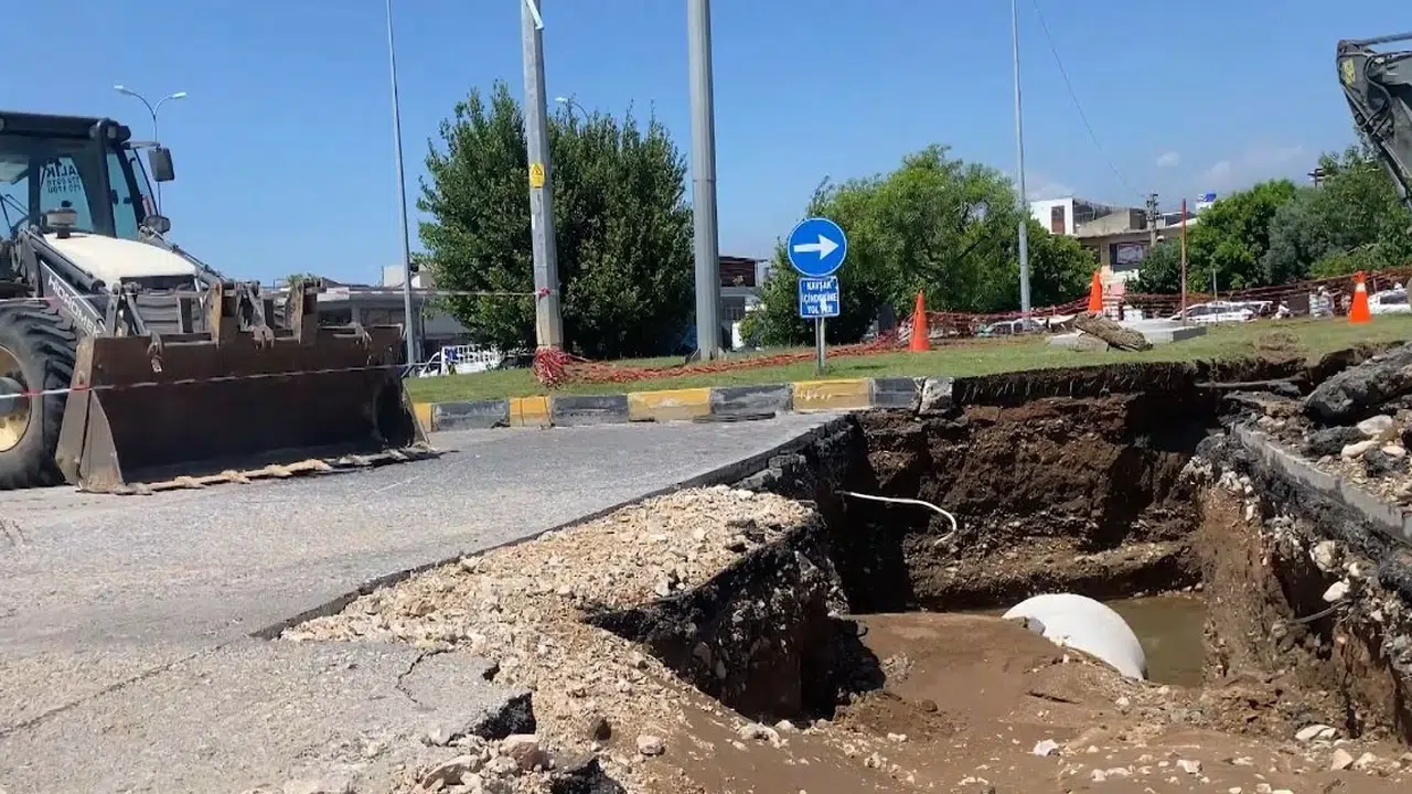 İskenderun'da altyapı kabusu: Sanayi sitesini saniyeler içinde su bastı