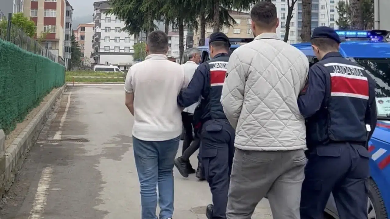 Samsun'da zehir tacirlerine ağır darbe: 3 kişi demir parmaklıklar ardında