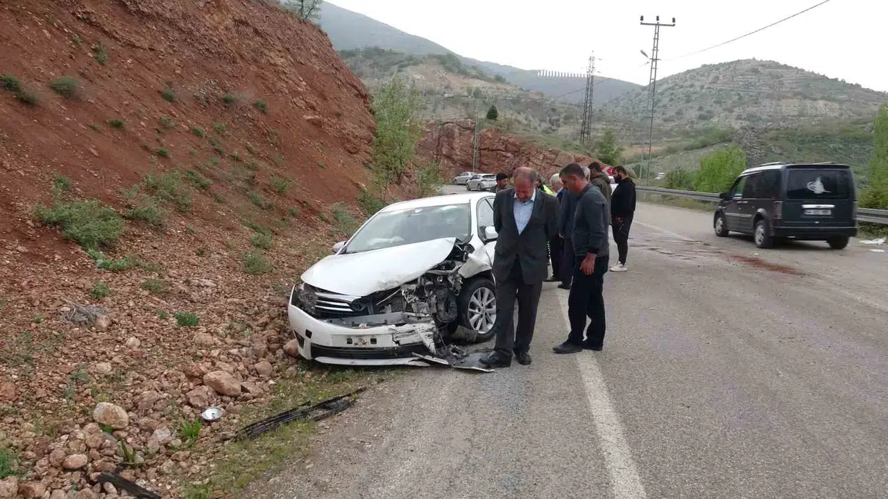 Malatya kara yollarında kabus dolu saatler: Üst üste gelen kazalar 10 kişiyi hastanelik etti