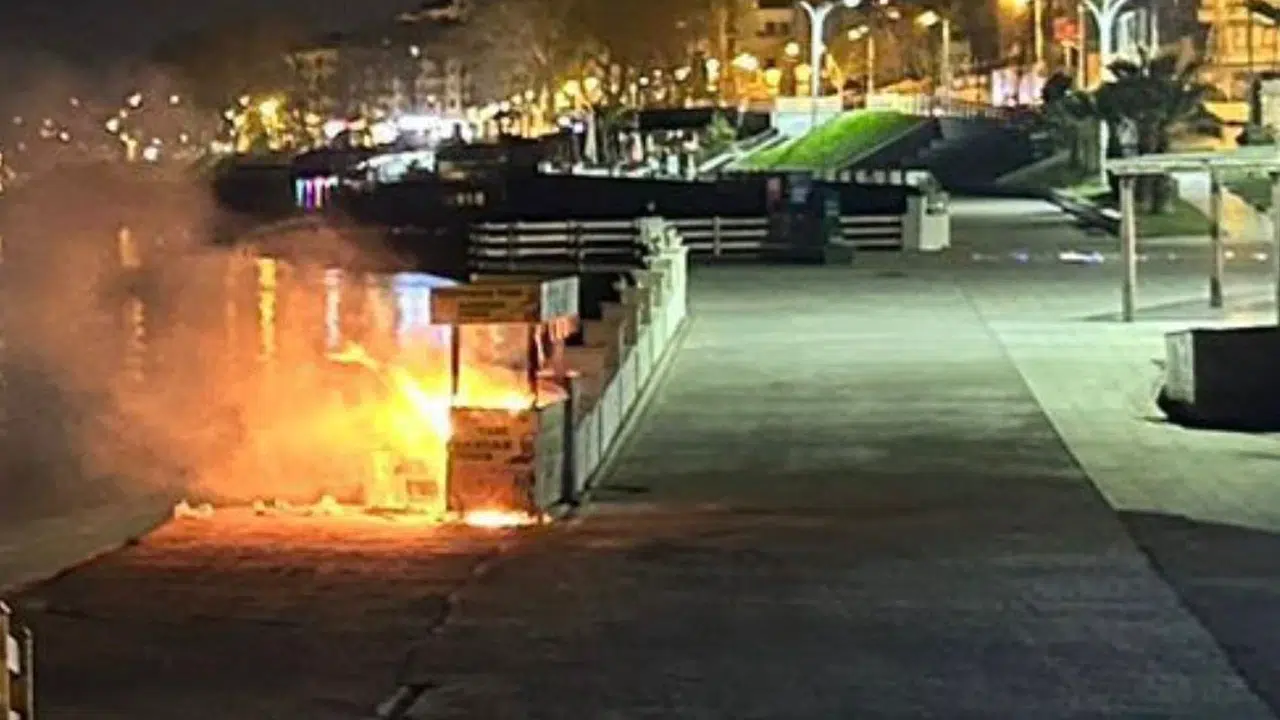 Gece yarısı gelen acı haber: Akçakoca’da ekmek teknesi küle döndü
