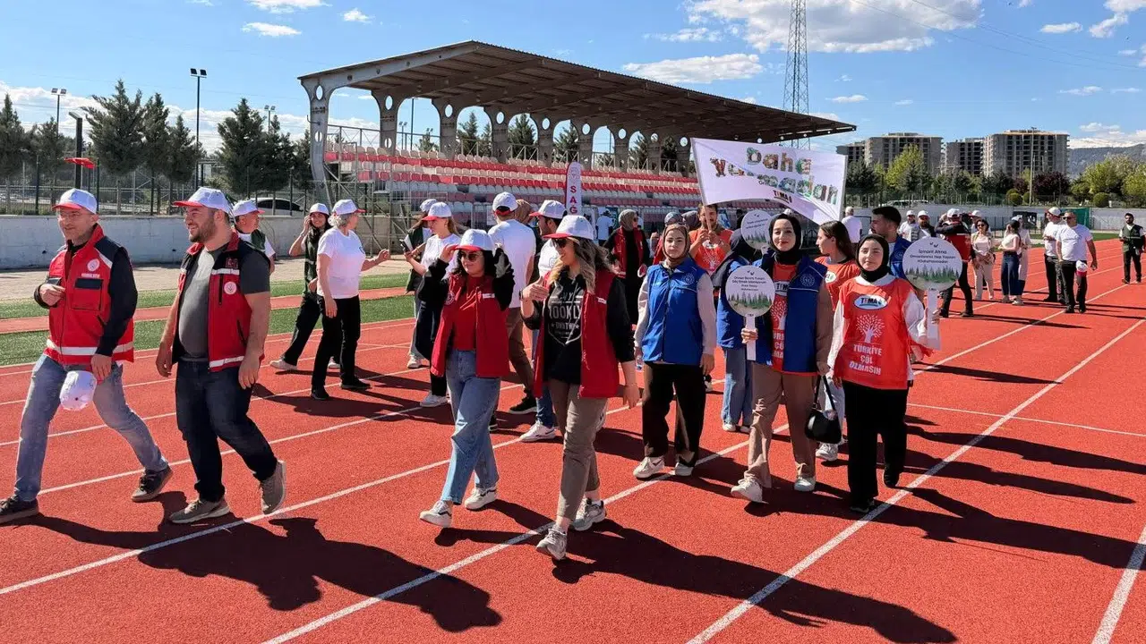 Adıyaman'da dev adımlar: Sağlıklı bir gelecek için hep birlikte yürüdüler