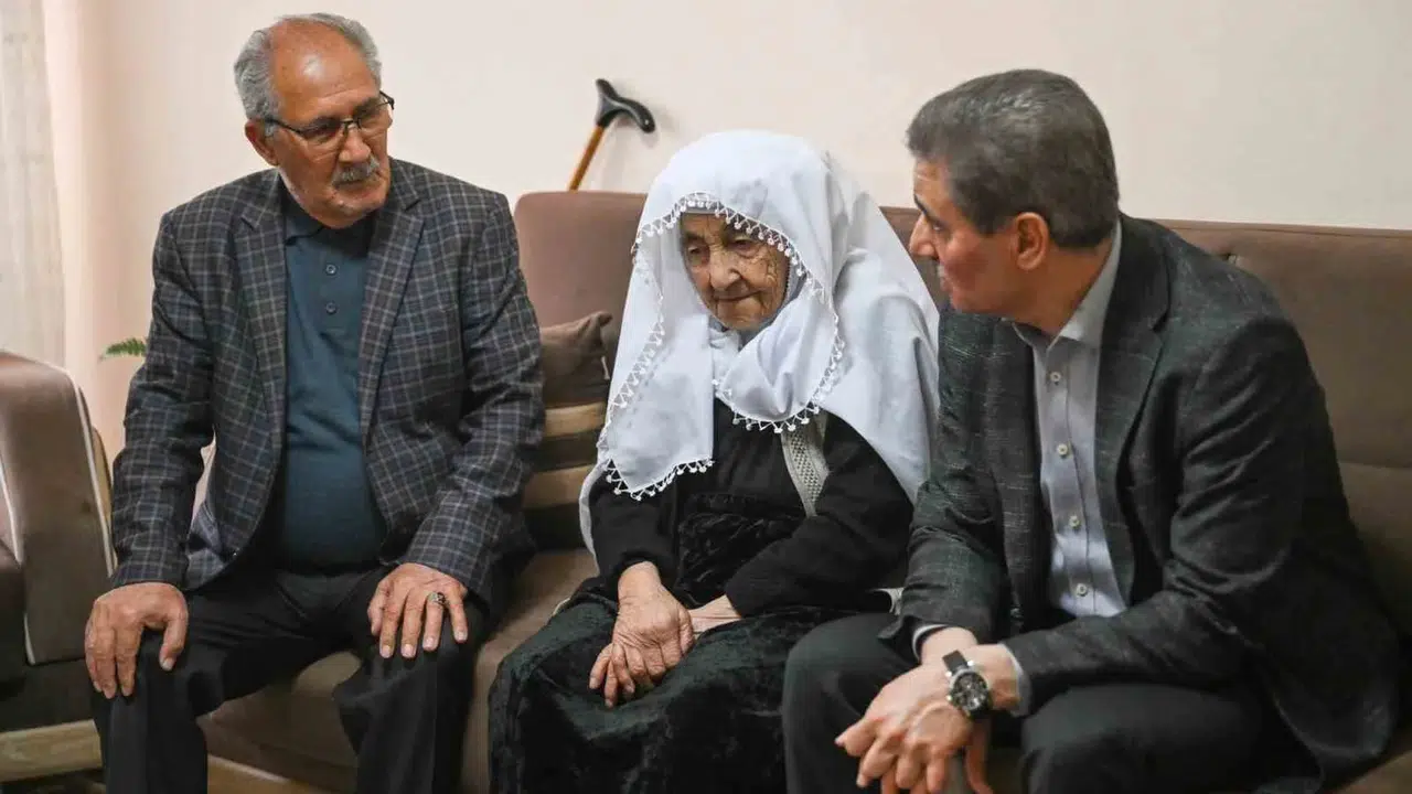 Erzurum’da anlamlı buluşma: Vali Baruş’tan asırlık çınara ve kahraman gazilere özel ziyaret