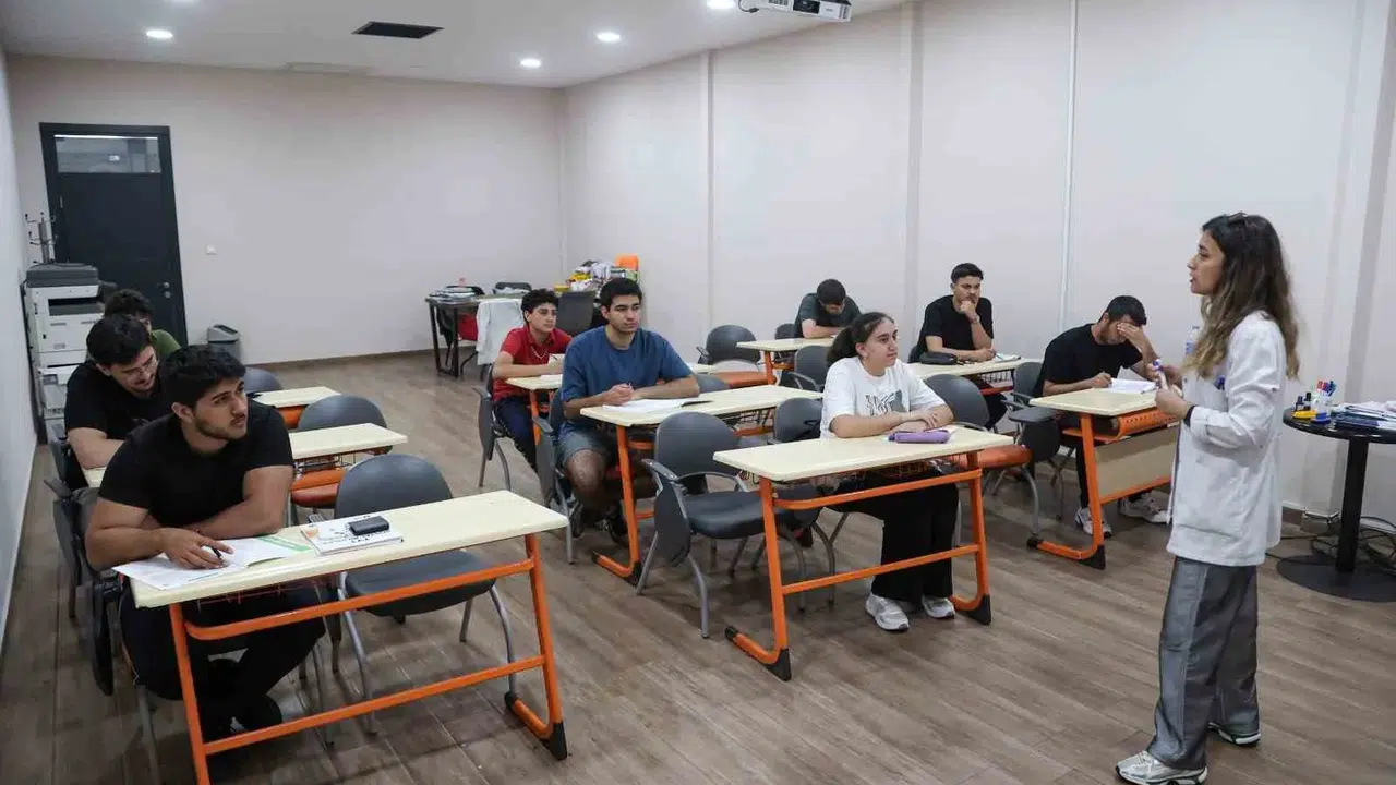 Efeler’de sınav maratonu artık daha kolay: Gençler…