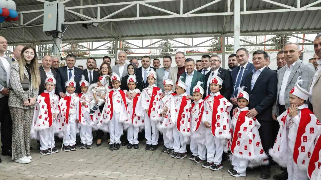 Simav’da asırlık gelenek yaşatıldı: Binlerce kişi birlik ve beraberlik sofrasında buluştu