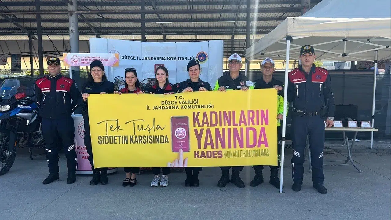 Pazar yerinde önemli buluşma: Jandarma kadınları bilgilendirdi