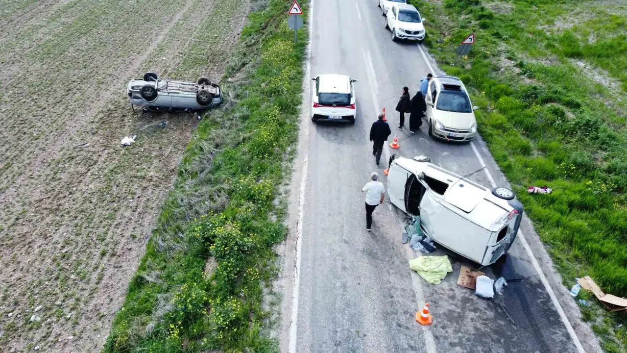 Alaca yolunda kabus dolu dakikalar: Aynı virajda peş peşe iki kaza
