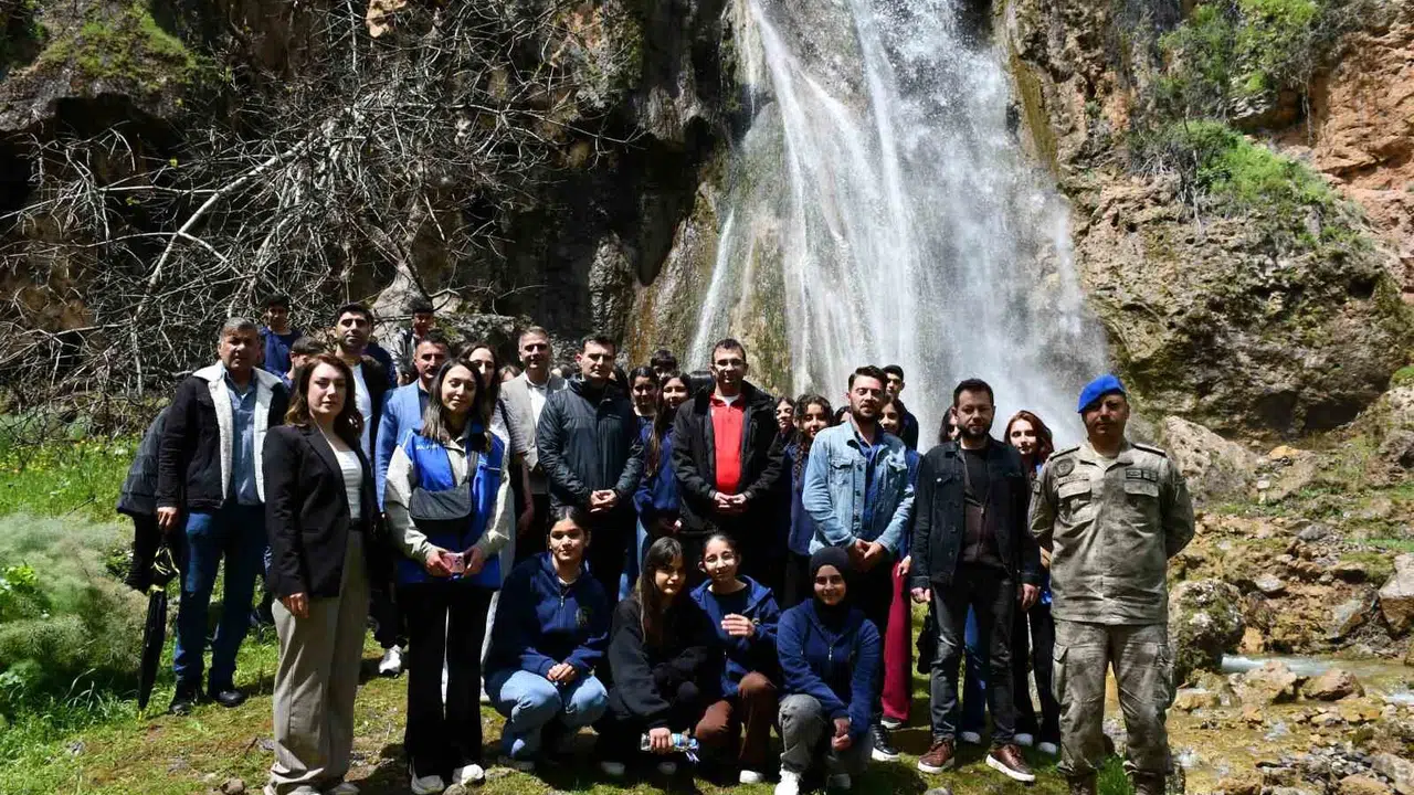 Beytüşşebap’ta 19 Mayıs coşkusu: Doğanın kalbine 3 kilometrelik anlamlı yürüyüş
