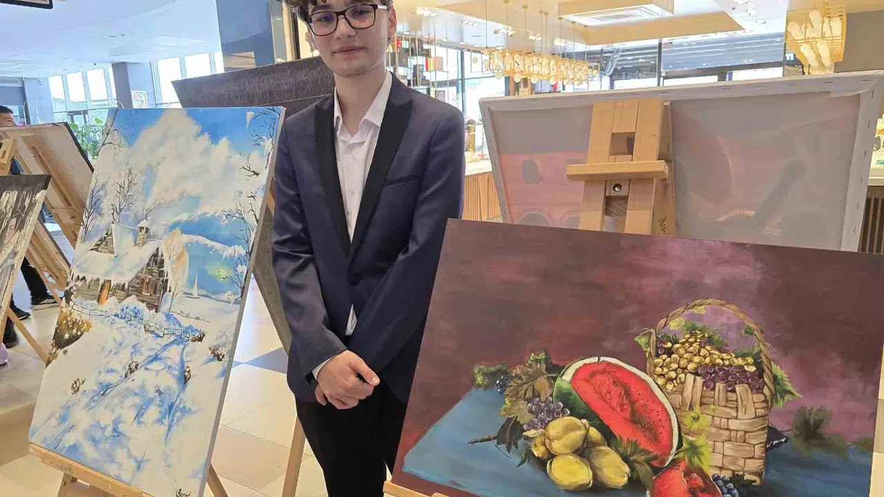 Yozgat’ta sanat rüzgarı: Genç yeteneklerin fırçasından çıkan 70 eser görücüye çıktı