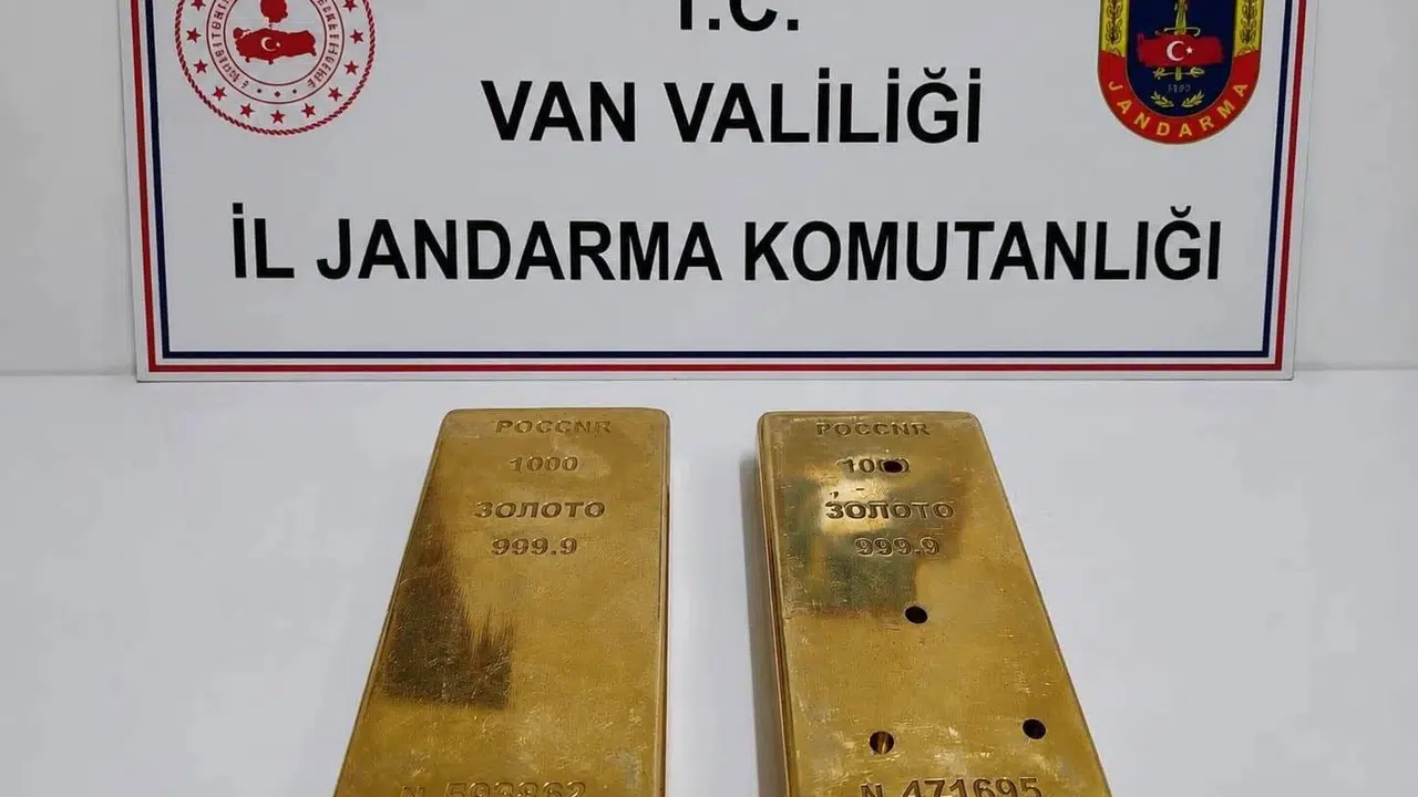 Van’da milyonluk kaçakçılık operasyonu: Jandarma takibe aldı, altınlar ele geçirildi
