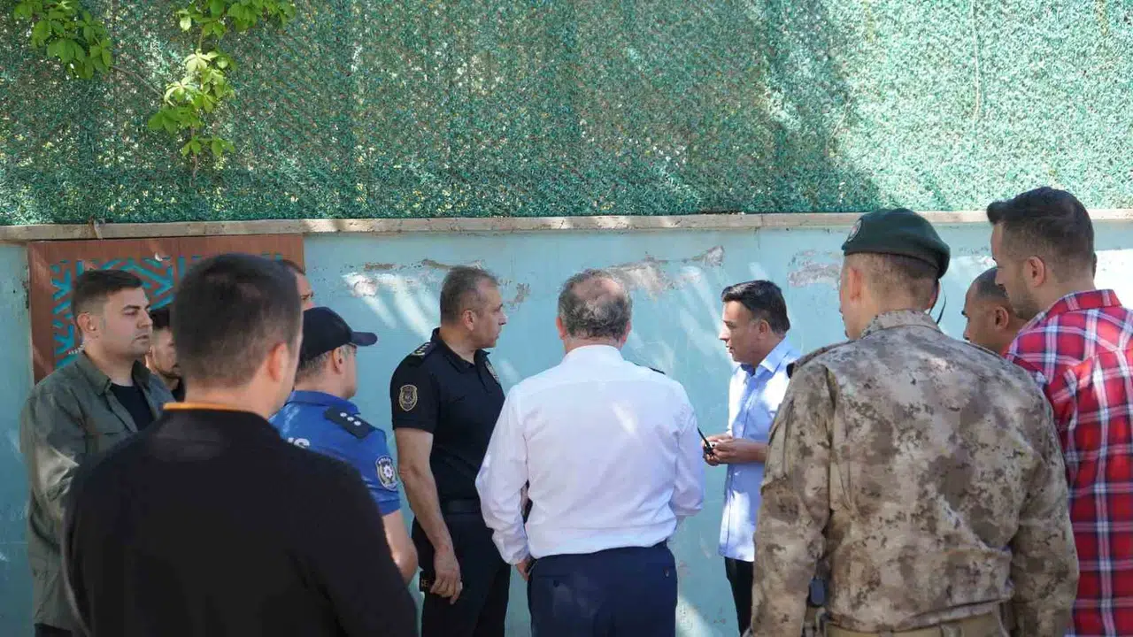 Şırnak’ta arazi kavgası sokağı birbirine kattı: Emniyet Müdürü devreye girdi, barış sağlandı