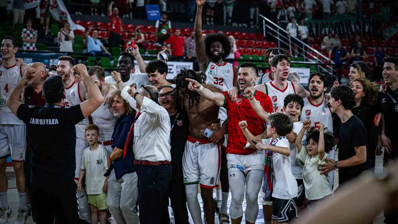Karşıyaka'da nefes kesen final: 52 yıllık gelenek son saniyelerde kurtuldu