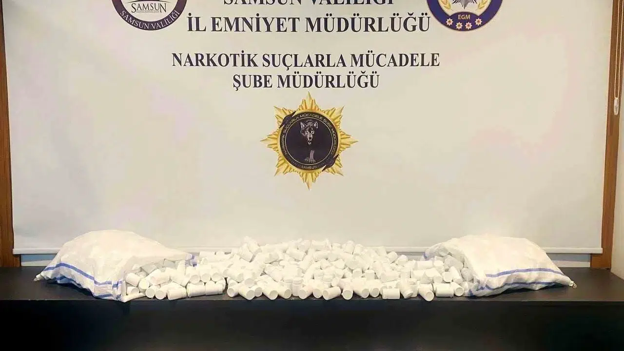 Samsun’da zehir tacirlerine büyük darbe: 51 bin 800 hapla yakalandılar