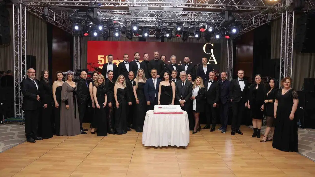 Bursa’da mesleğe adanmış yarım asır: İçmimarlar unutulmaz bir geceyle onurlandırıldı